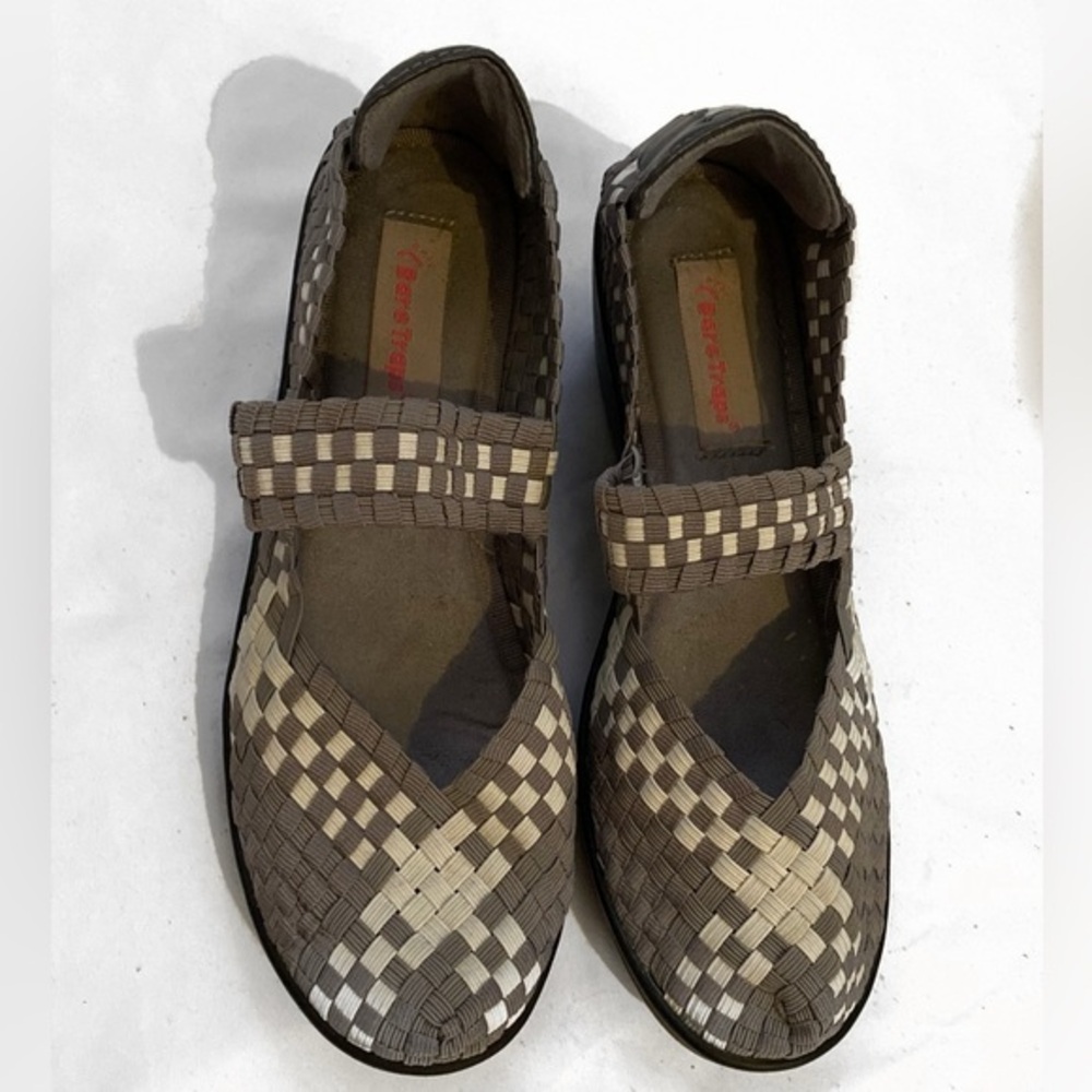 Bare traps size 8 shoes gray white